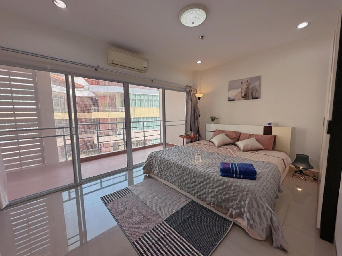 Aparthotel Wisdom Burg Bangsaen, Pool, Gym Ban Rong Khoei Esterno foto