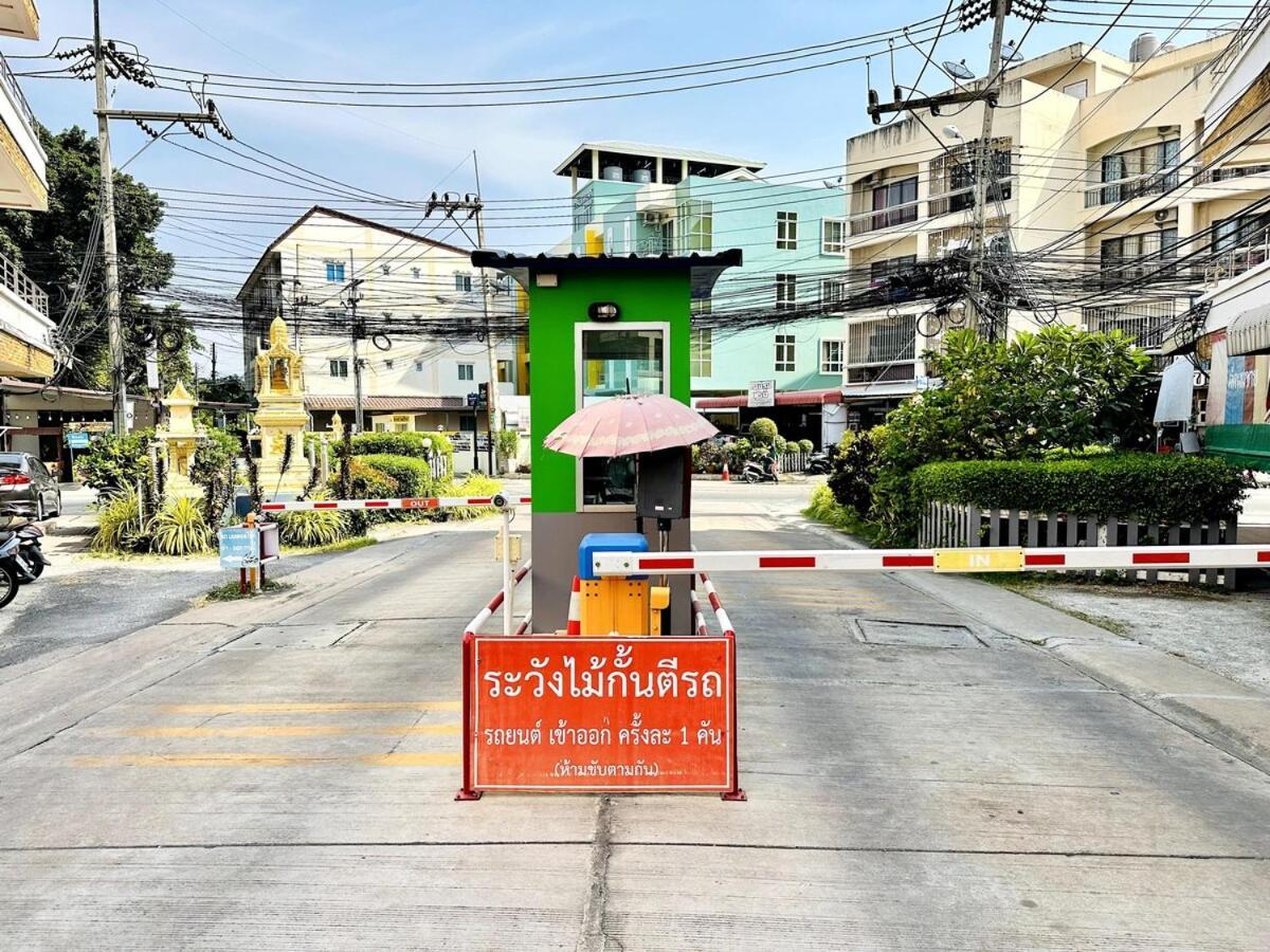 Aparthotel Wisdom Burg Bangsaen, Pool, Gym Ban Rong Khoei Esterno foto