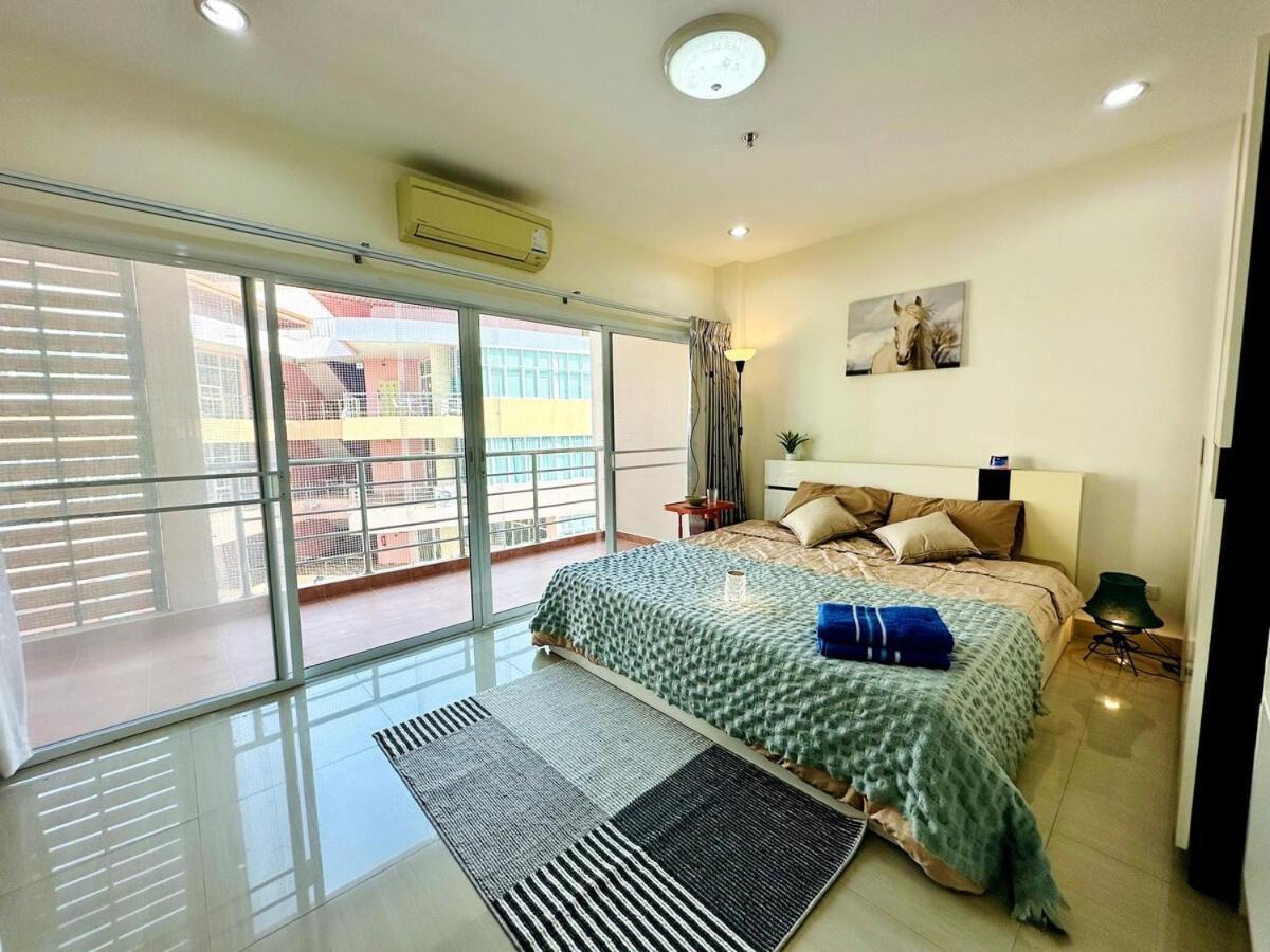 Aparthotel Wisdom Burg Bangsaen, Pool, Gym Ban Rong Khoei Esterno foto